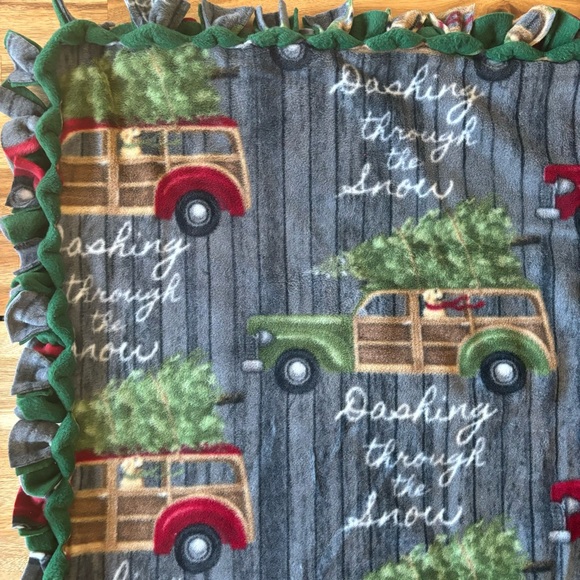 Cozy Blankie 1.5 yards 2 layer handmade looped fleece Christmas blanket - Picture 3 of 7